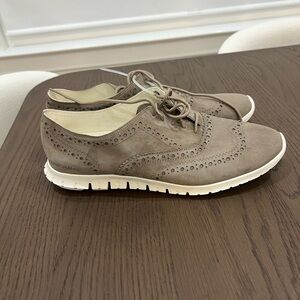 Colehan Zerogrand wingtip Oxfords in a Taupe/ Grey suede finish size 10B